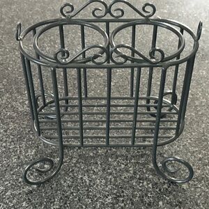 Elegant Black Metal Wine Rack